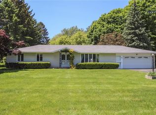 65 Peak Hill Dr, Rochester, NY 14625