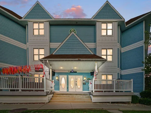 123 Center STREET #212, Lake Geneva, WI 53147