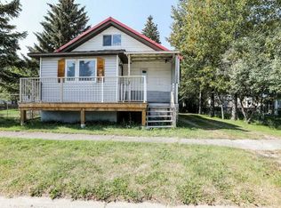 1310 E 83rd St, Crowsnest Pass, AB T0K 0M0
