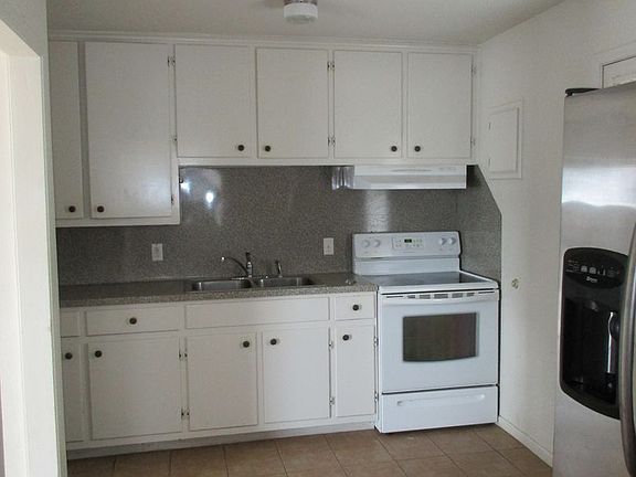 4th image of 105 W Avenue A