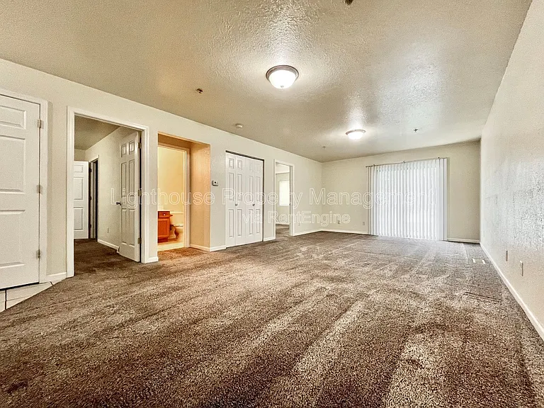 860 Marquette Ave #15 — Photo 6