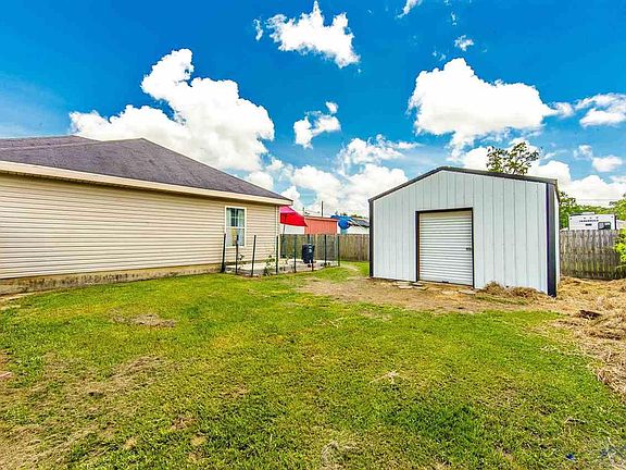 3rd image of 805 Cottagemill Ln