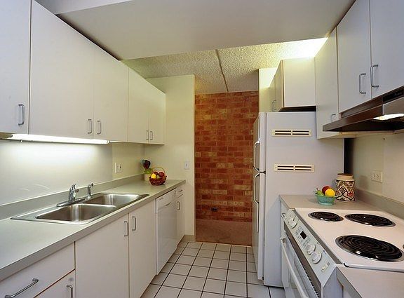 4th image of 2024 Saint Johns Ave APT 101