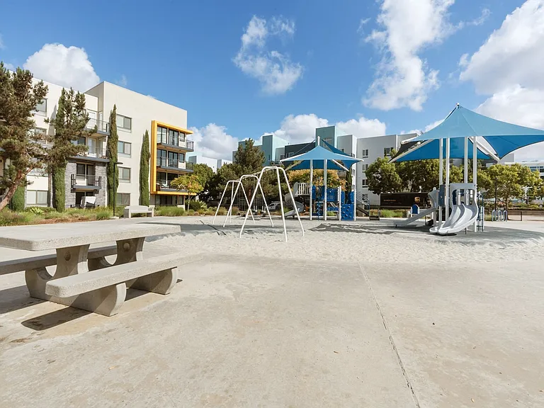 The Vive Collection, San Diego, CA, Centrum City Park