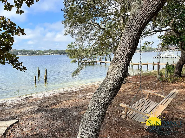 45 Warwick Dr — Photo 1