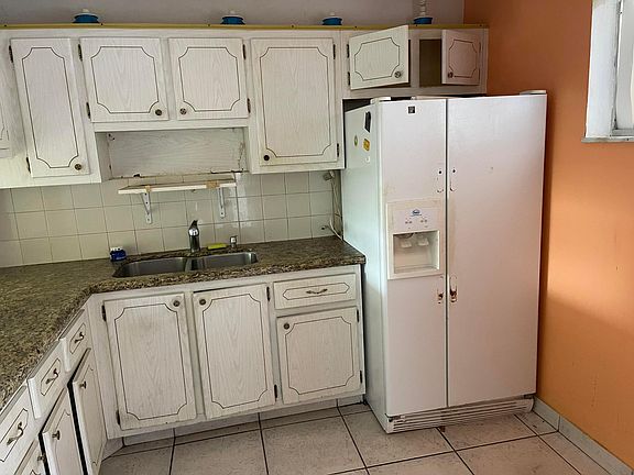 4th image of 2606 Garden Drive S #107