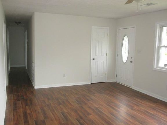 4th image of 163 Kirk Dr