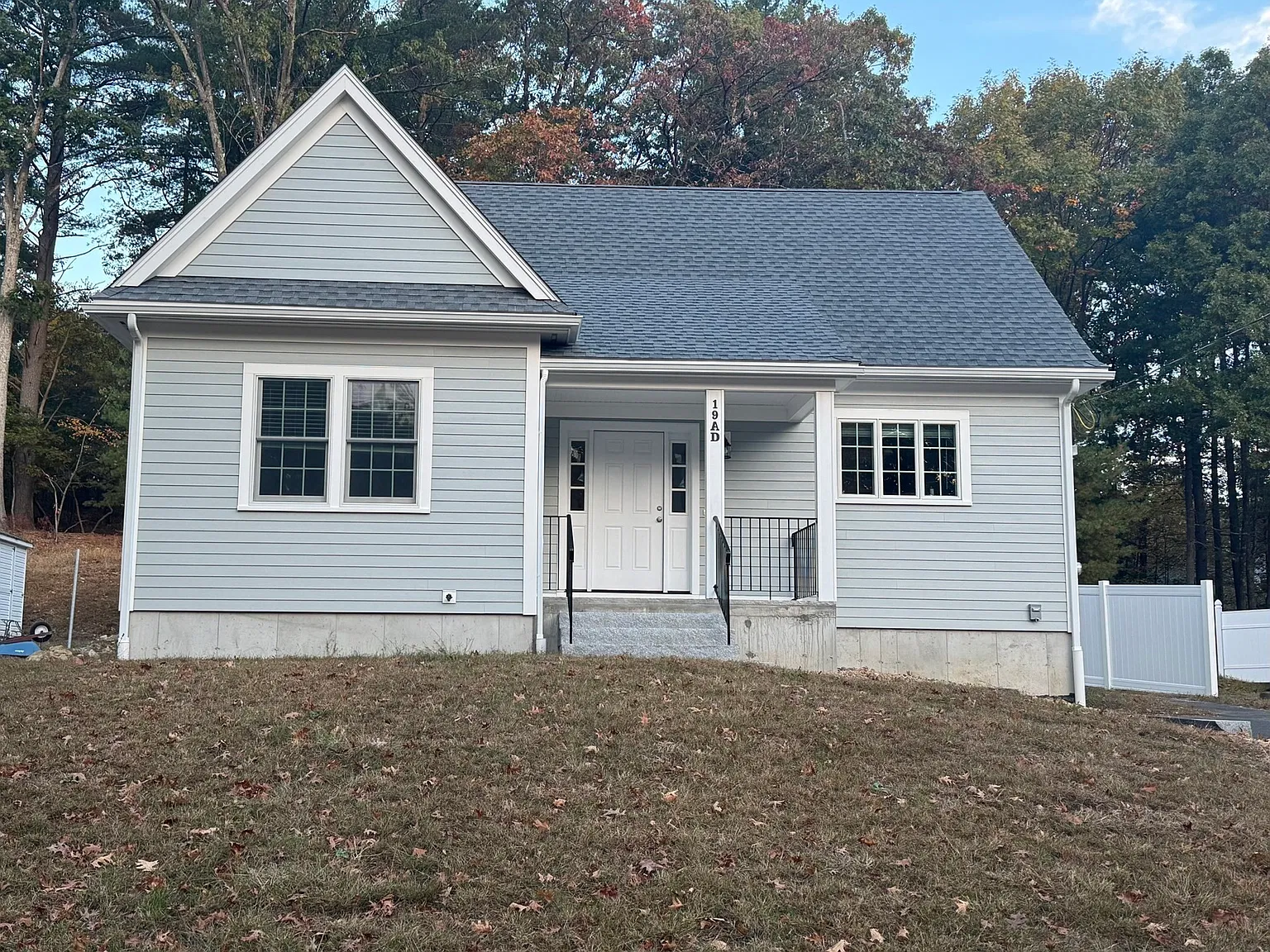 2 bed, 1.0 bath, 900 sqft, $3,000 — Photo 1