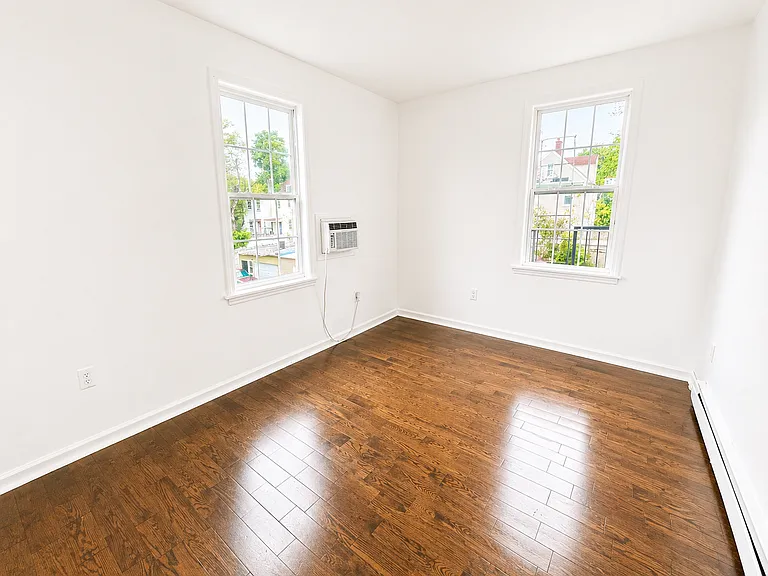 453 14th Ave #2 — Photo 3