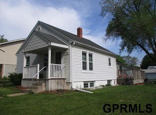 1227 6th St, Fairbury, NE 68352