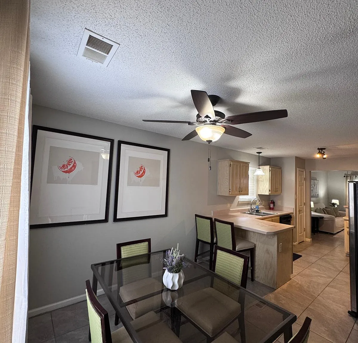 4 bed, 2.5 bath, 1862 sqft, $5,995 — Photo 4