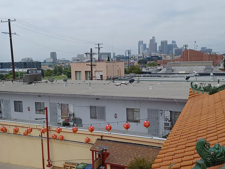 1311 N Broadway — Photo 7