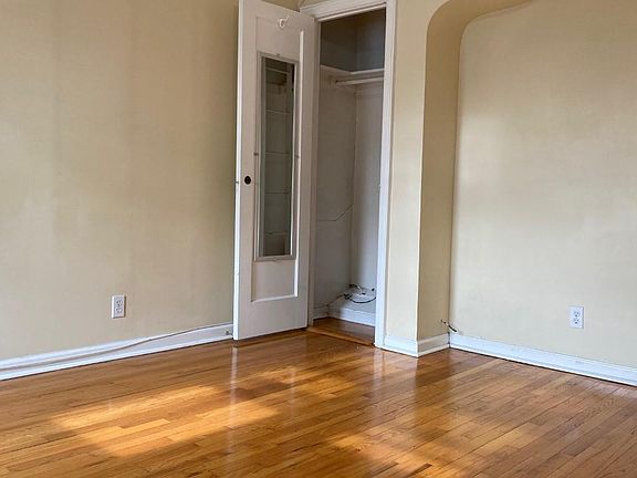 5th image of 3228 Bell Blvd Floor 2