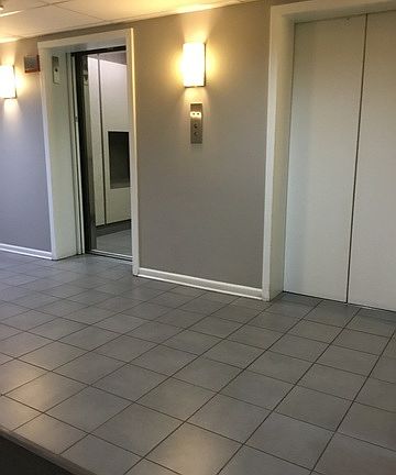4th image of 250 W Parliament Pl APT 403
