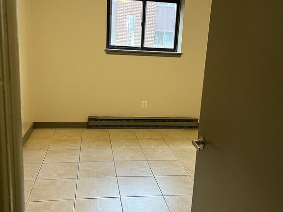 5th image of 131 Clinic Dr APT 107