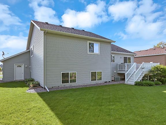 4th image of 309 20th Ave N