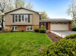 17W505 Earl Ct, Darien, IL