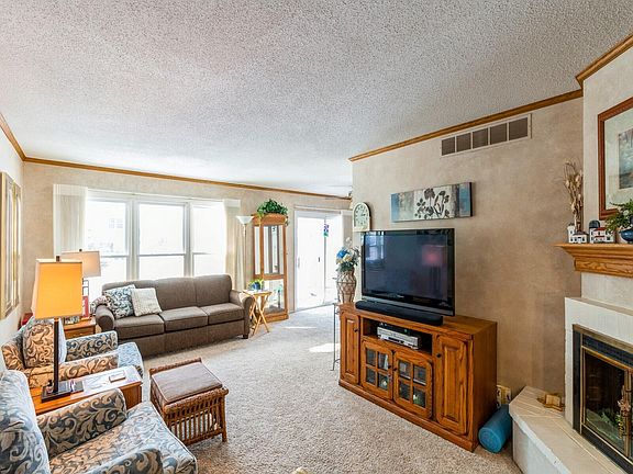 4th image of 1347 Barkley Ct