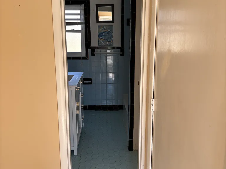 101 Carter Dr — Photo 2