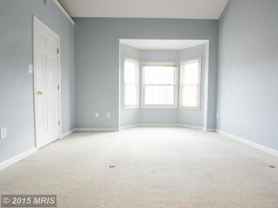 Master suite on 2nd upper level