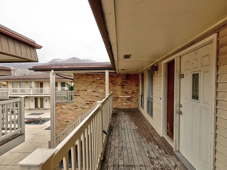 1165 Edgewood Dr — Photo 25