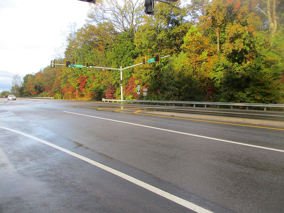 2nd image of E Governor John Sevier Hwy