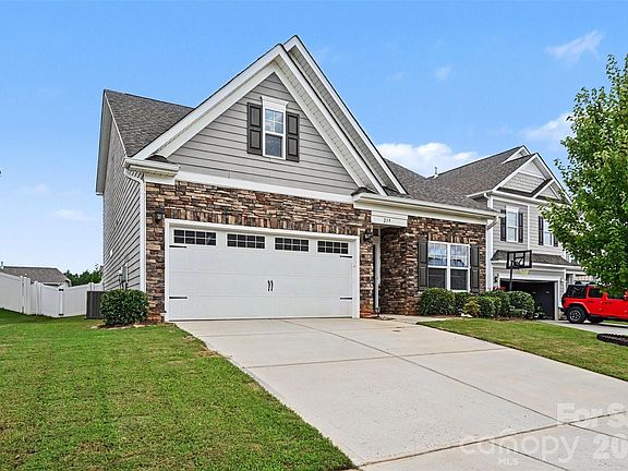 2nd image of 239 Sycamore Dr