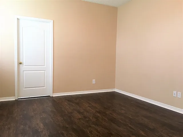 443 Sand Ridge Dr — Photo 7