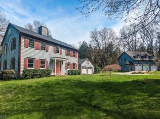 7 Hunting Hills Rd, Annandale, NJ 08801