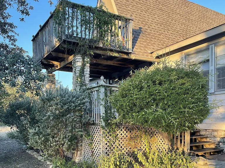 813 Windy Shores Loop — Photo 1