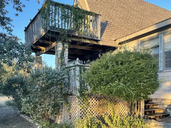 813 Windy Shores Loop, Spicewood, TX 78669