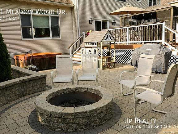 5th image of 11 Meadow Wood Dr