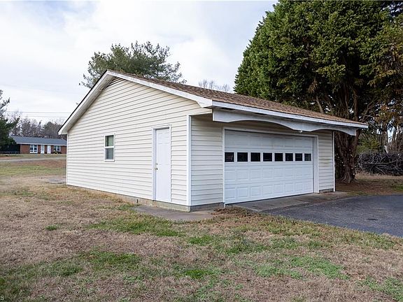 3rd image of 310 Fred Sink Rd