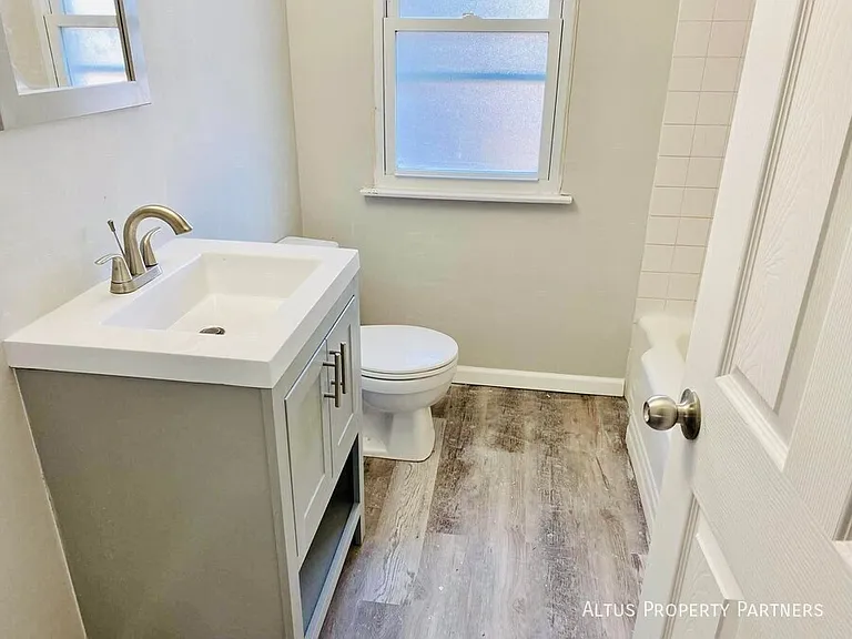 2439 W 116th St #2EAST — Photo 5