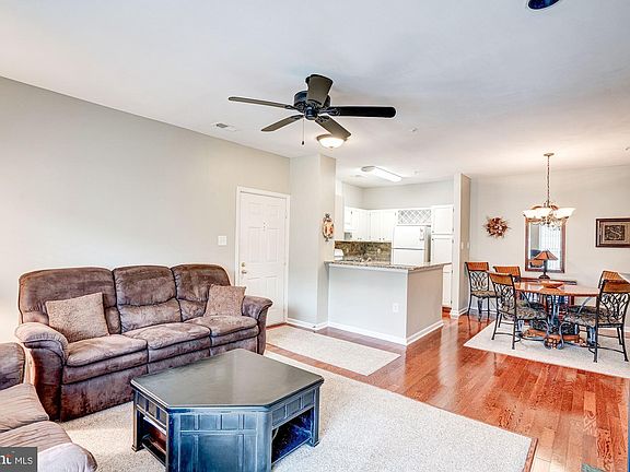 4th image of 4135 Fountainside Ln #C204
