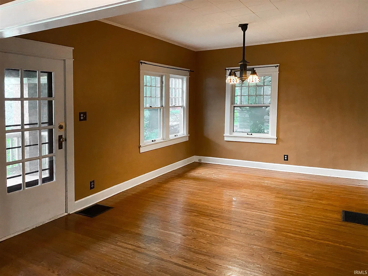 2 bed, 1.0 bath, 1063 sqft, $1,750 — Photo 2