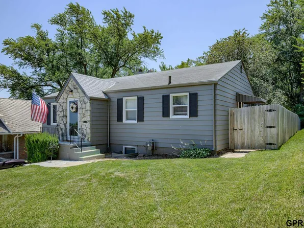 3041 Newport Ave, Omaha, NE 68112