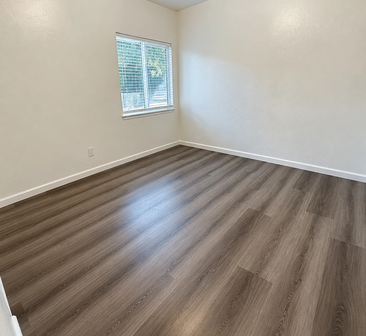 2 bed, 800 sqft, $2,495 — Photo 2
