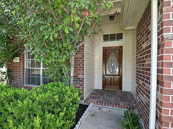 2nd image of 3315 Leila Oaks Dr