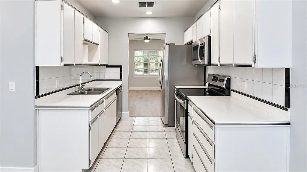 2 bed, 2.5 bath, 1174 sqft, $2,000 — Photo 3
