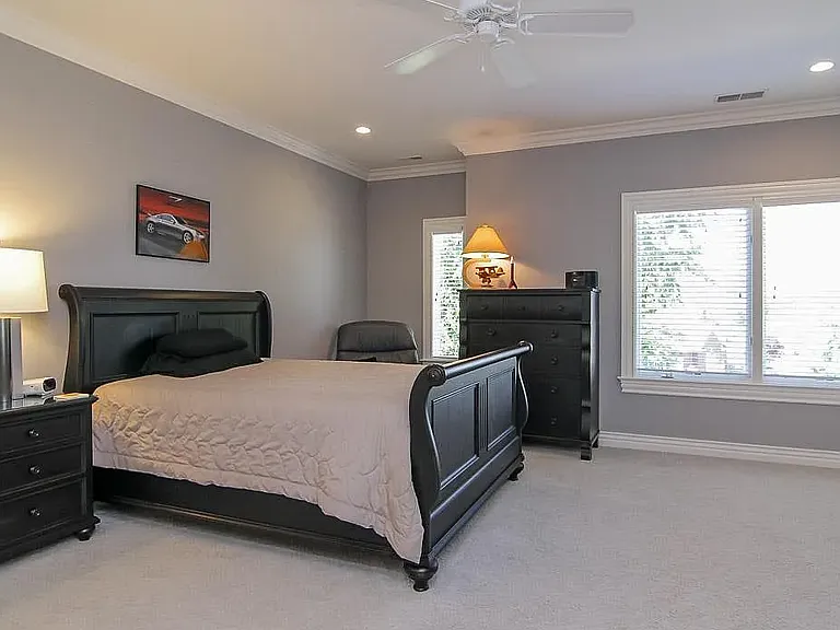 13204 Longwood Ln — Photo 12
