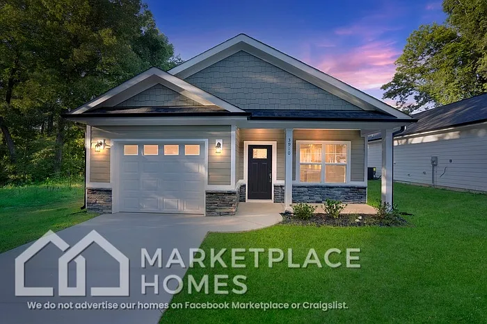 3 bed, 2.0 bath, 1298 sqft, $1,695 — Photo 1