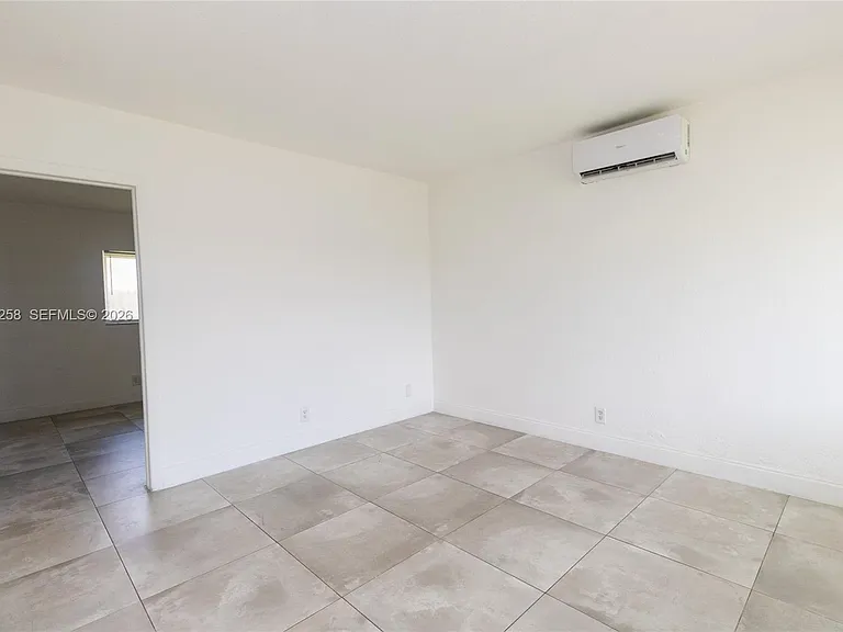 831 NW 1st Ave #4 — Photo 7