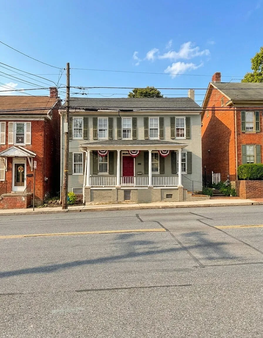 3 bed, 2.0 bath, $1,995 — Photo 1