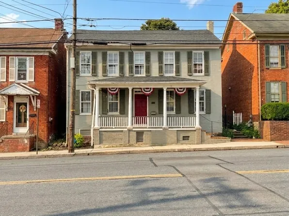109 Hanover St, New Oxford, PA 17350