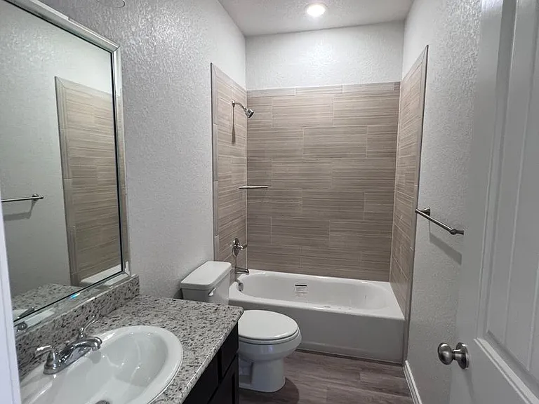 111 Levi Ct — Photo 7
