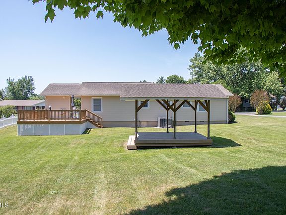 5th image of 359 Bellehaven Dr