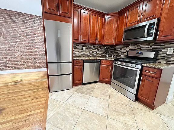 5th image of 87 Ralph Ave Unit 2D