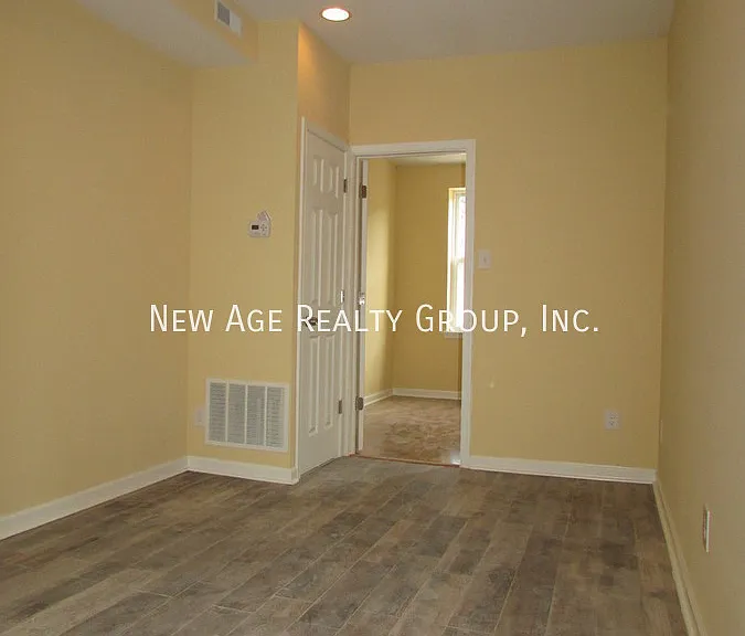 4011 Green St #2 — Photo 8
