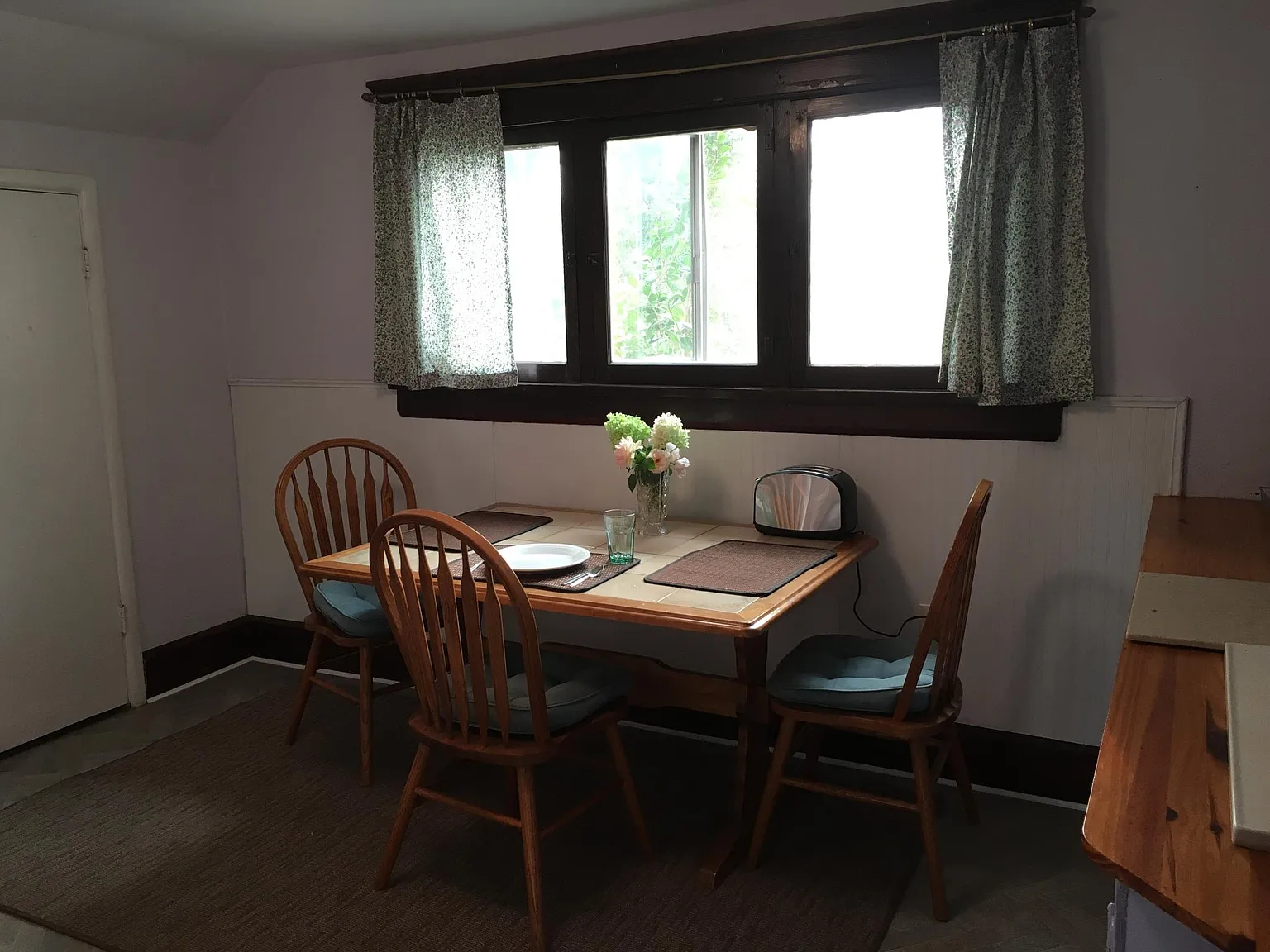 2110 Friendly St photo 1